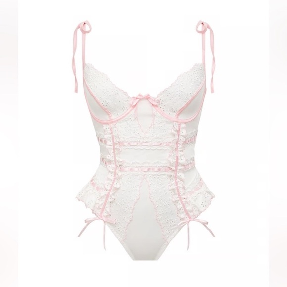 New! For love and lemons swirl eyelet bodysuit teddy lingerie 24590 - Picture 3 of 14